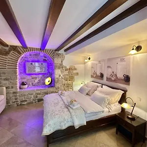 Diocletian Wine Studio Apartment Split